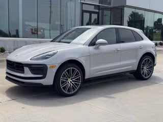 2025 Porsche Macan's photo