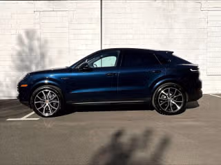 2026 Porsche Cayenne Coup E-Hybrid - Photo 9