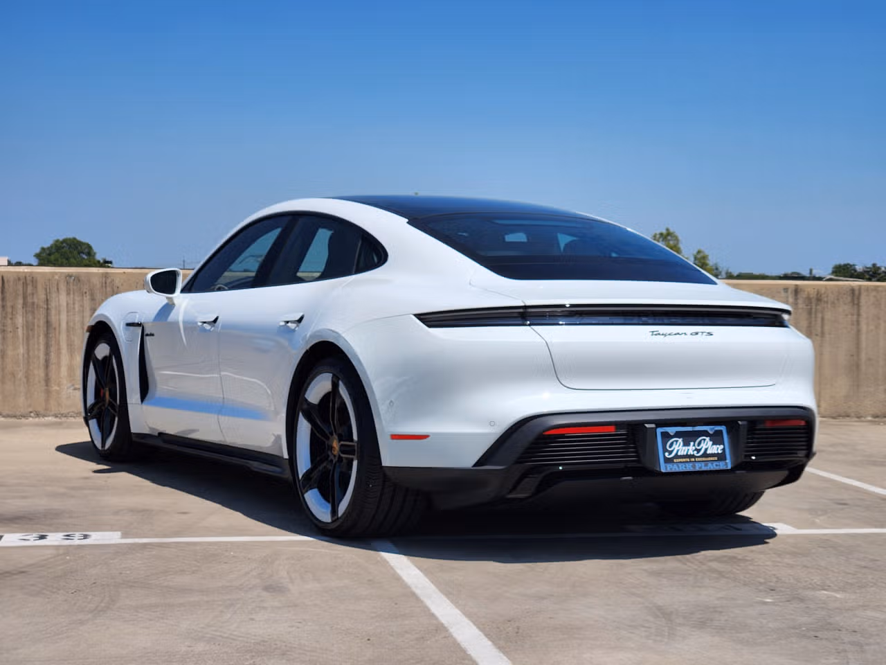 2026 Porsche Taycan GTS - Photo 20