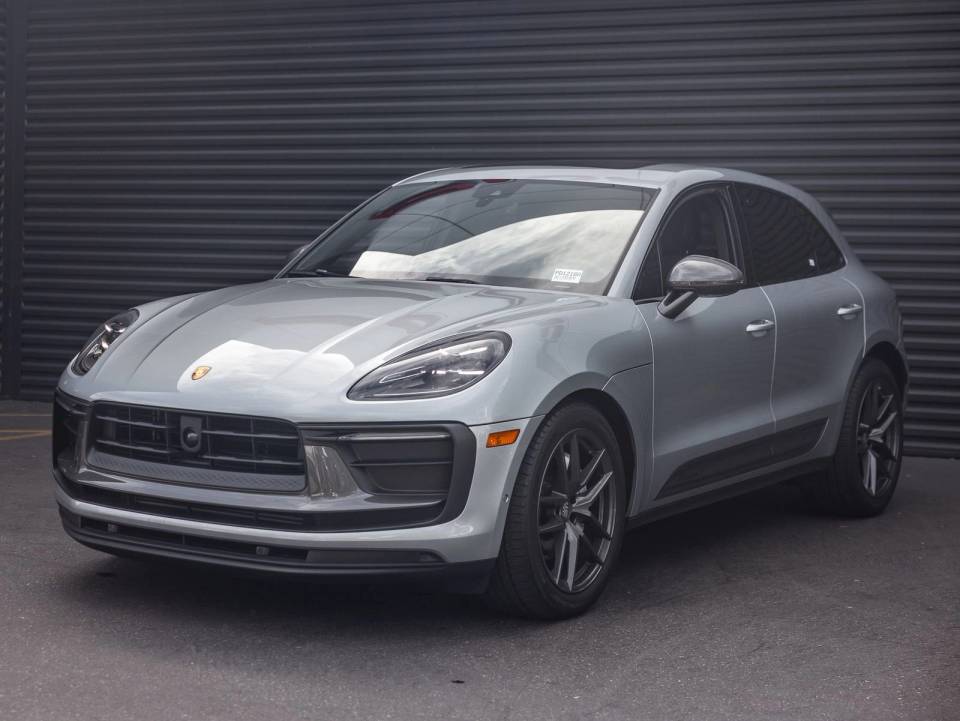 2023 Porsche Macan T