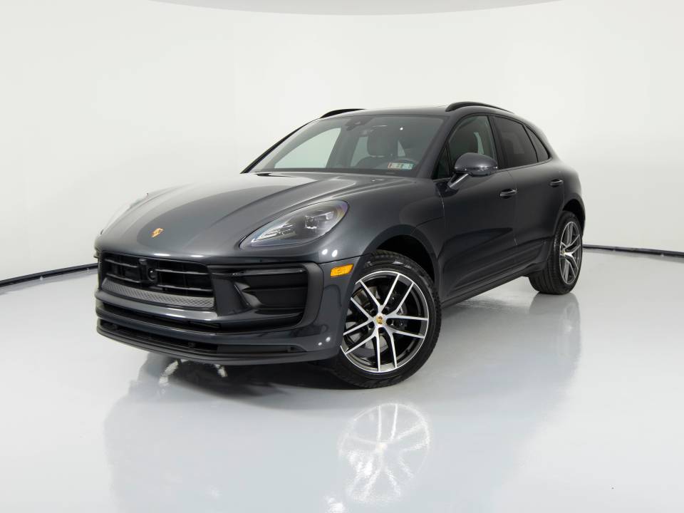 2025 Porsche Macan T