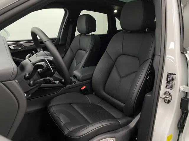 2026 Porsche Macan Base - Photo 38