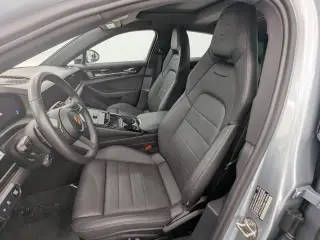 2025 Porsche Panamera Base - Photo 37