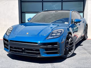 2026 Porsche Panamera GTS's photo