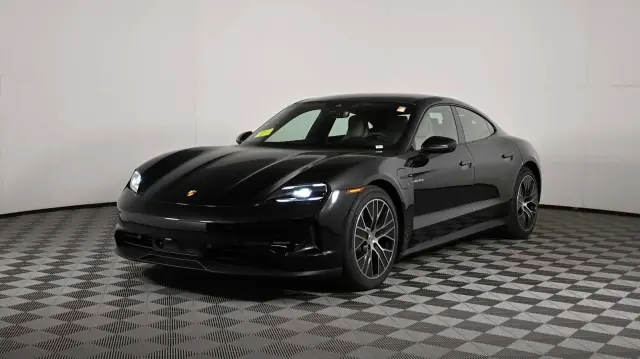 2025 Porsche Taycan Base - Photo 6