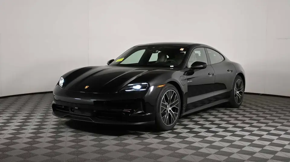 2025 Porsche Taycan Base - Photo 7