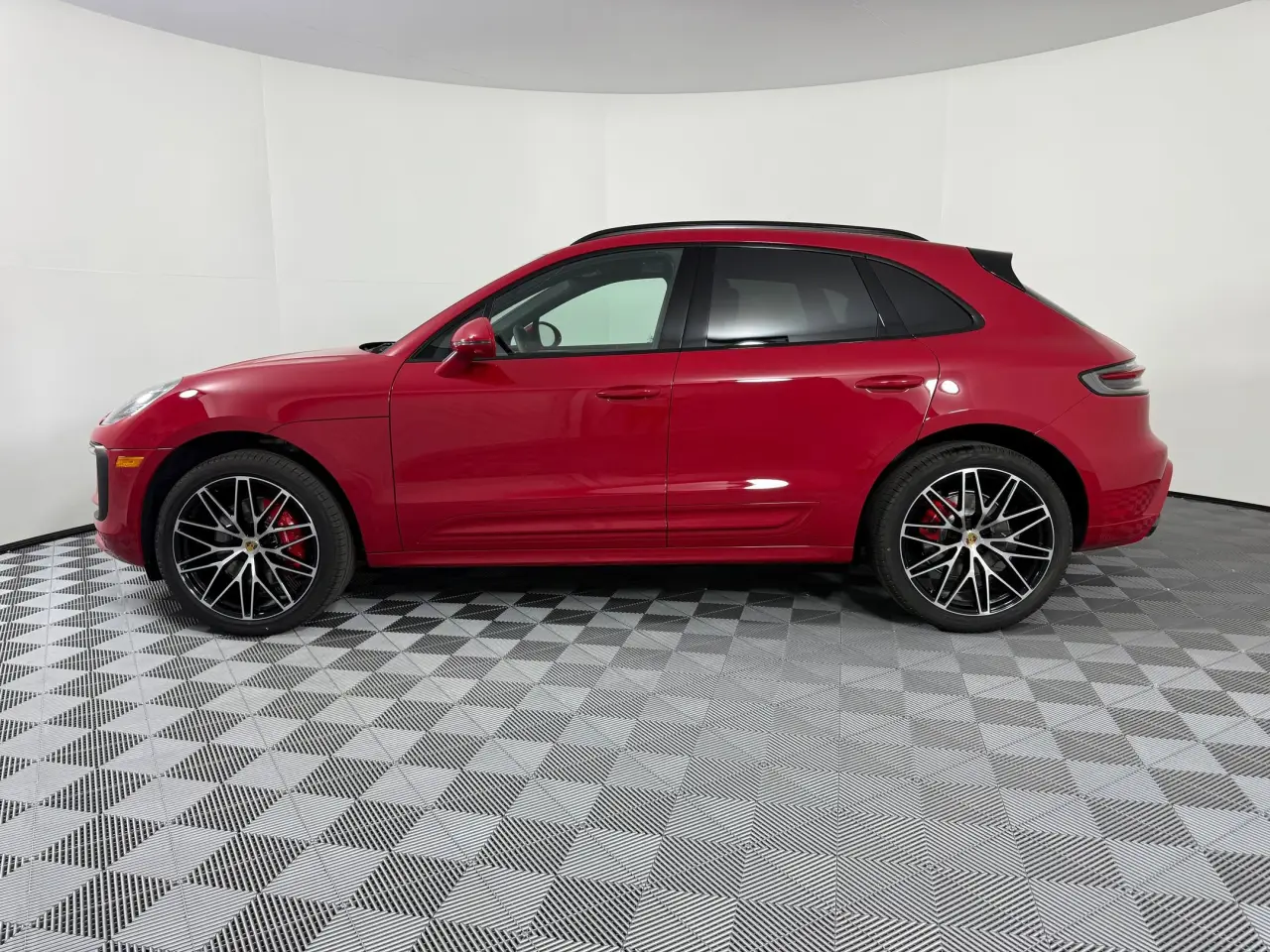 2026 Porsche Macan S - Photo 16