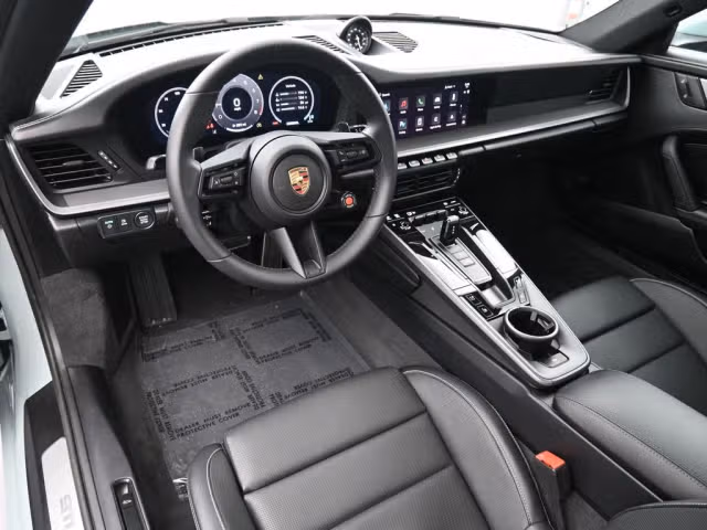 2025 Porsche 911 - Photo 26