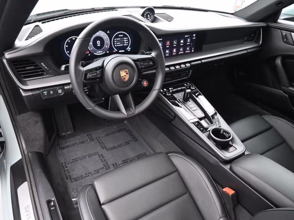2025 Porsche 911 - Photo 27