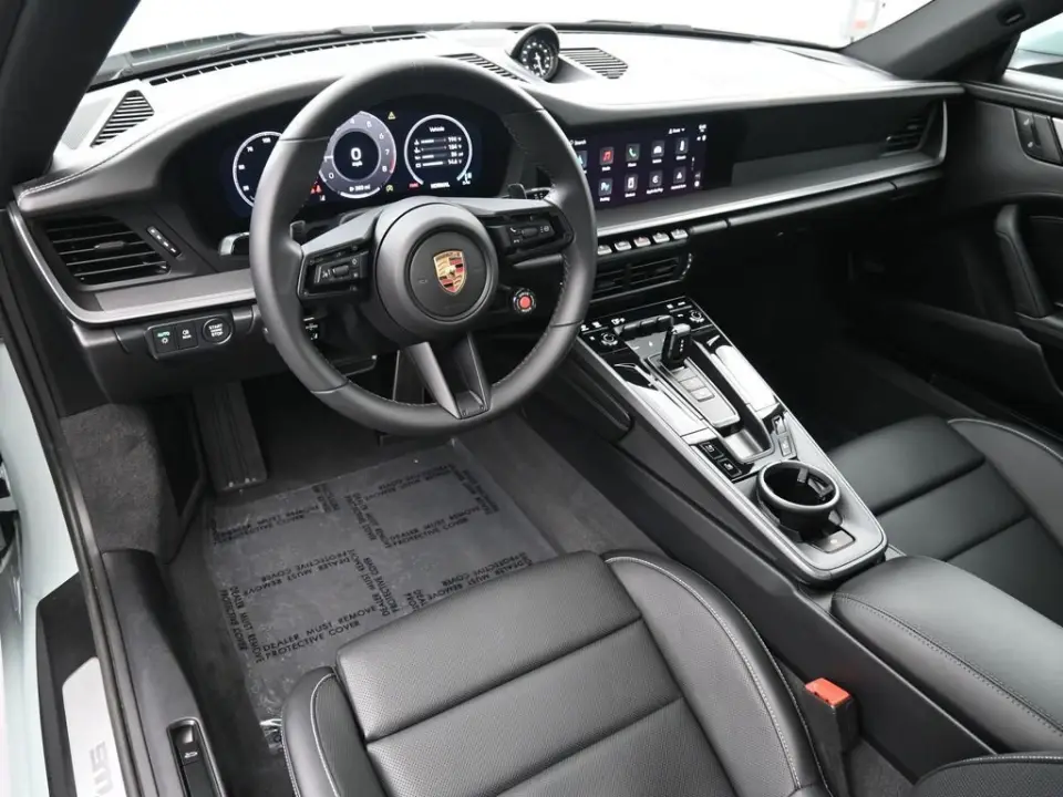 2025 Porsche 911 - Photo 31