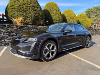 2024 Porsche Taycan 4 Cross Turismo's photo