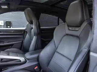 2025 Porsche Macan Turbo Electric - Photo 37