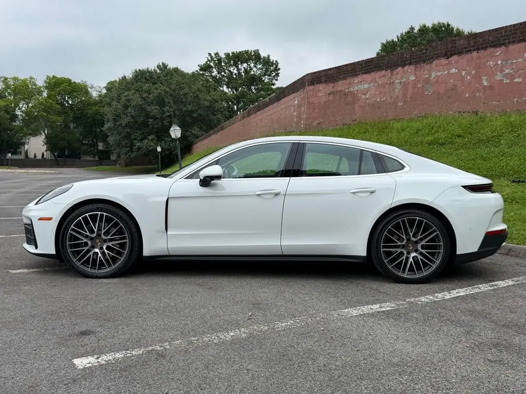 2025 Porsche Panamera Base - Photo 16