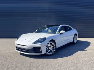 2026 Porsche Panamera 4's photo