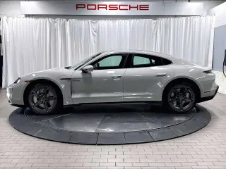 2025 Porsche Taycan Turbo - Photo 13