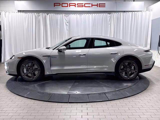 2025 Porsche Taycan Turbo - Photo 10