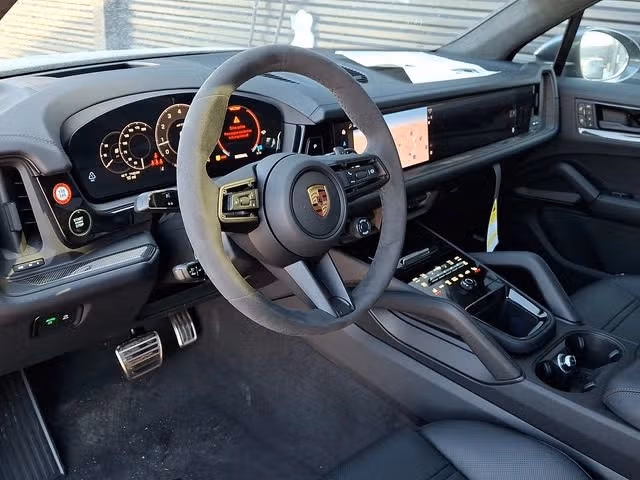 2026 Porsche Cayenne GTS - Photo 26
