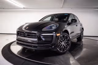 2025 Porsche Macan -'s photo