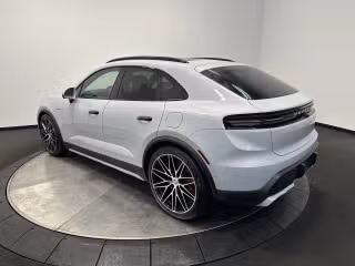 2026 Porsche Macan S - Photo 17