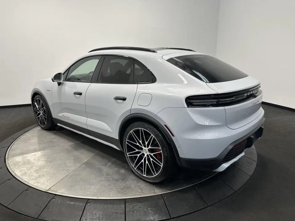 2026 Porsche Macan S - Photo 23