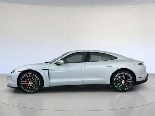 2026 Porsche Taycan GTS - Photo 13