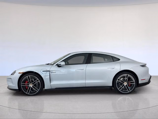 2026 Porsche Taycan GTS - Photo 10