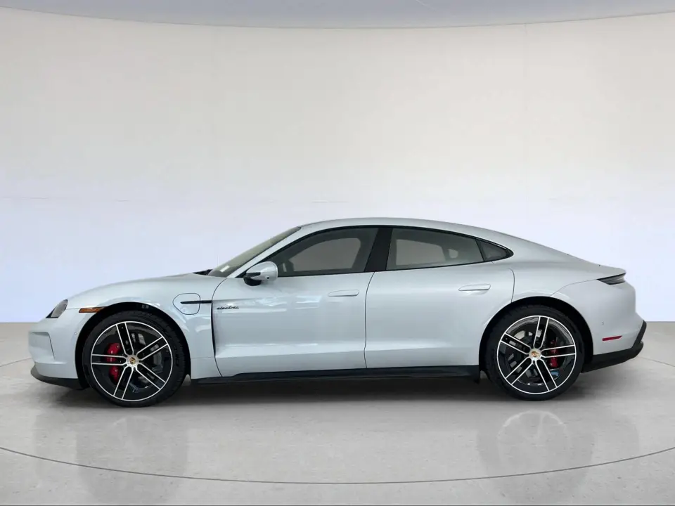 2026 Porsche Taycan GTS - Photo 15