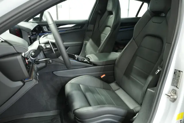 2025 Porsche Panamera Base - Photo 38