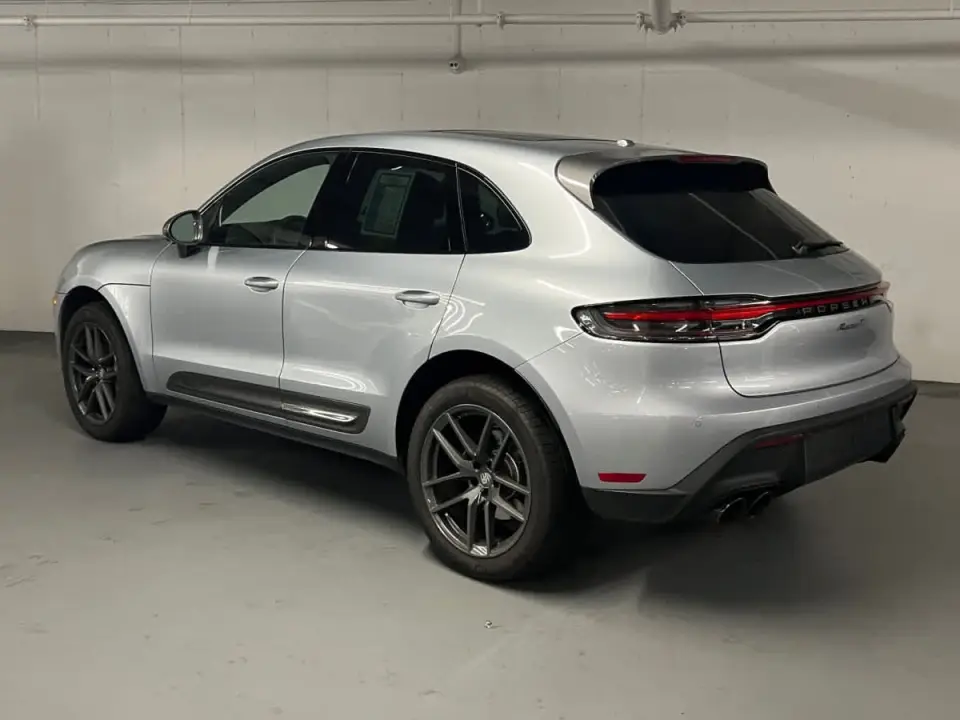 2026 Porsche Macan T - Photo 23