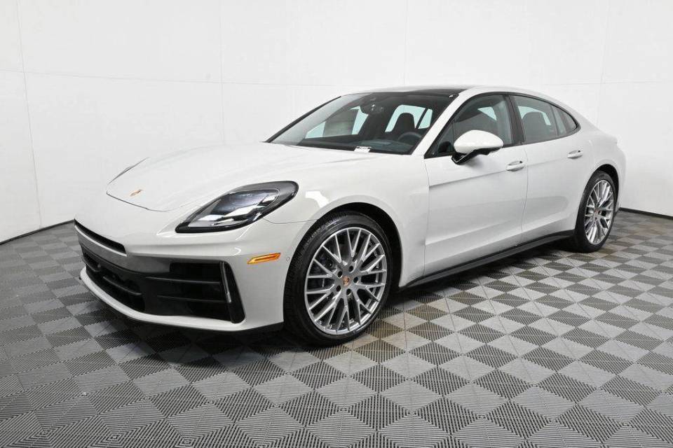 2026 Porsche Panamera
