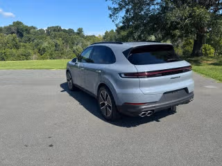 2025 Porsche Cayenne S E-Hybrid - Photo 17