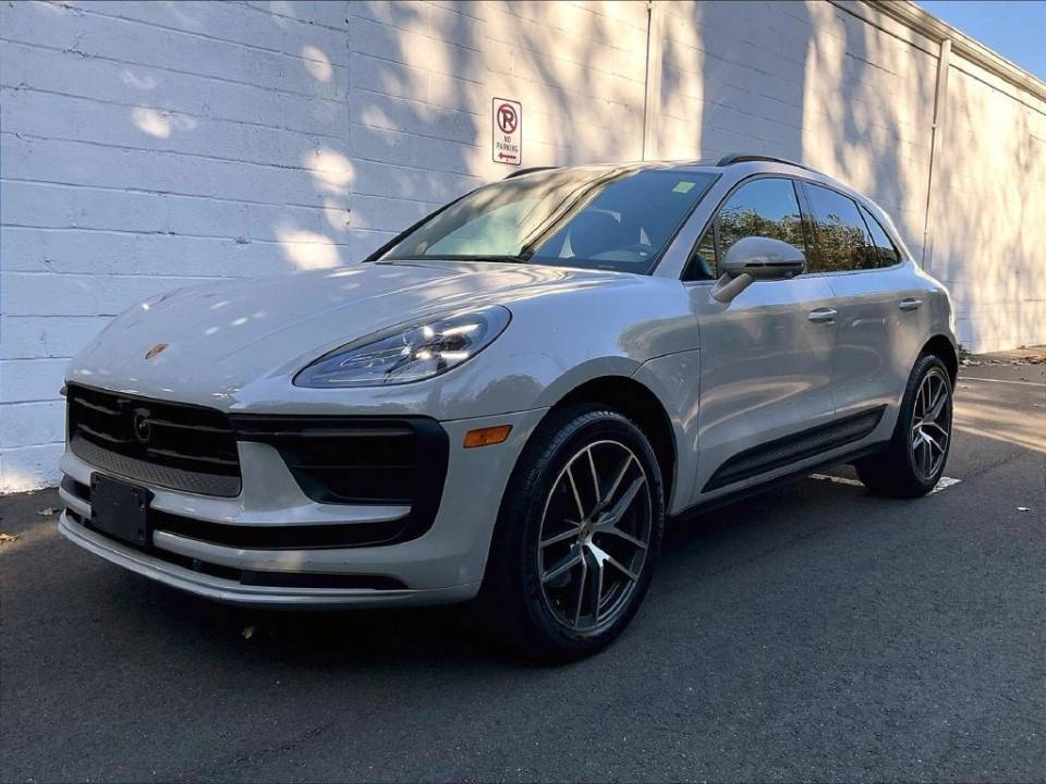 2023 Porsche Macan Base