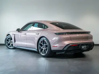 2025 Porsche Taycan 21