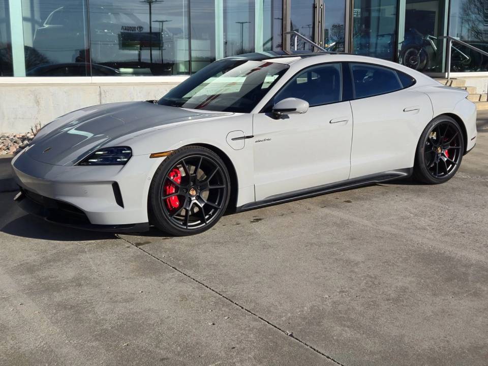 2025 Porsche Taycan