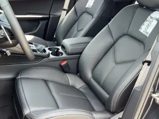 2026 Porsche Macan T - Photo 37