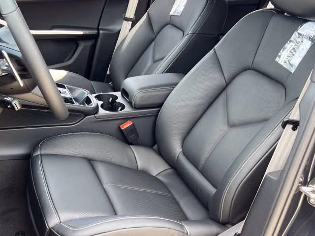 2026 Porsche Macan T - Photo 34