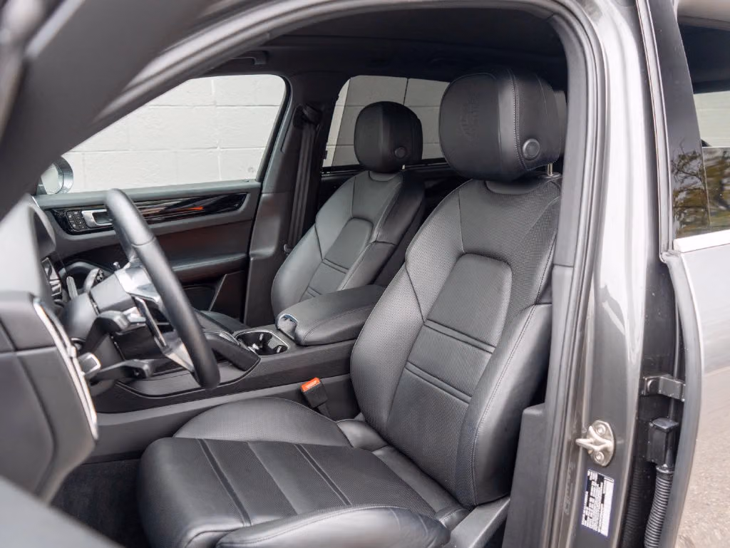 2023 Porsche Cayenne Base - Photo 36