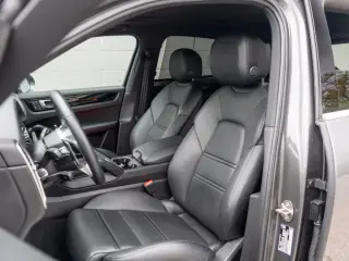 2023 Porsche Cayenne Base - Photo 37