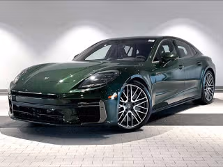 2025 Porsche Panamera Turbo S E-Hybrid's photo
