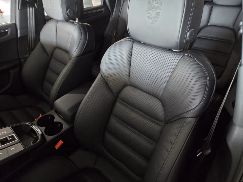 2025 Porsche Macan - Photo 35