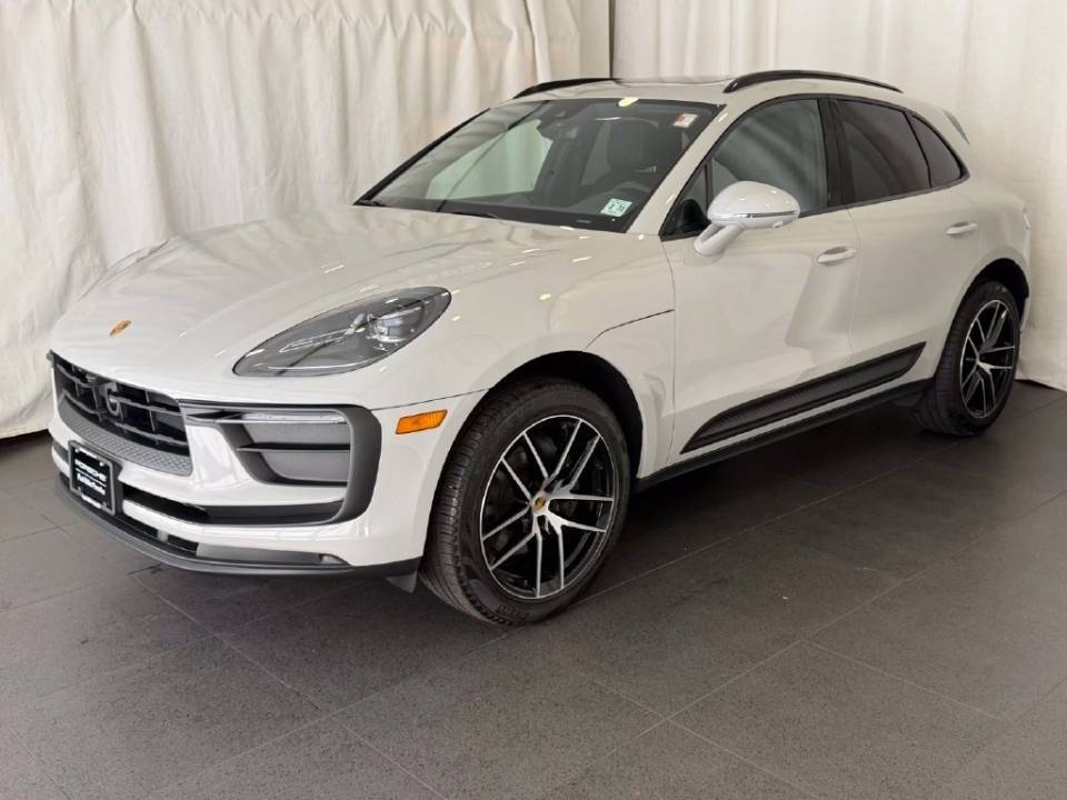 2026 Porsche Macan Base