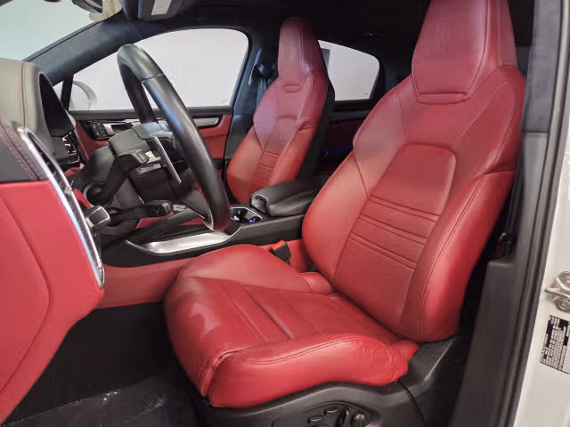 2023 Porsche Cayenne Coup Turbo - Photo 34