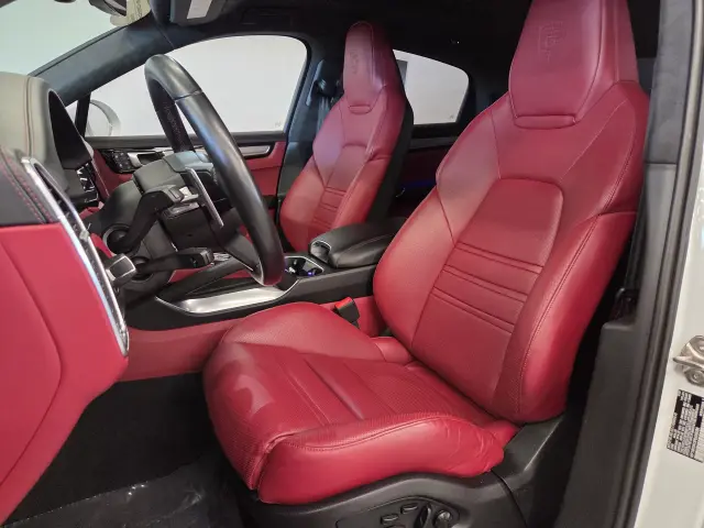2023 Porsche Cayenne Coup Turbo - Photo 38