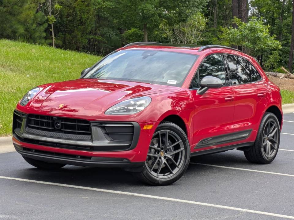 2025 Porsche Macan T