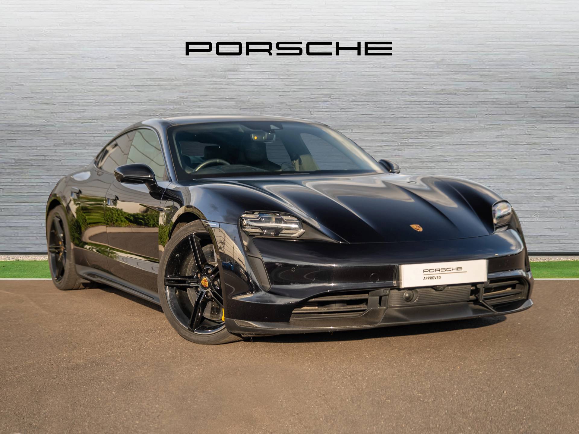 Taycan Turbo S, photo 1 of 49