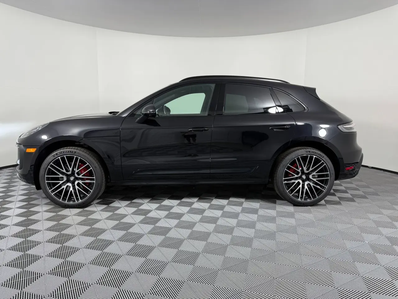 2026 Porsche Macan S - Photo 16