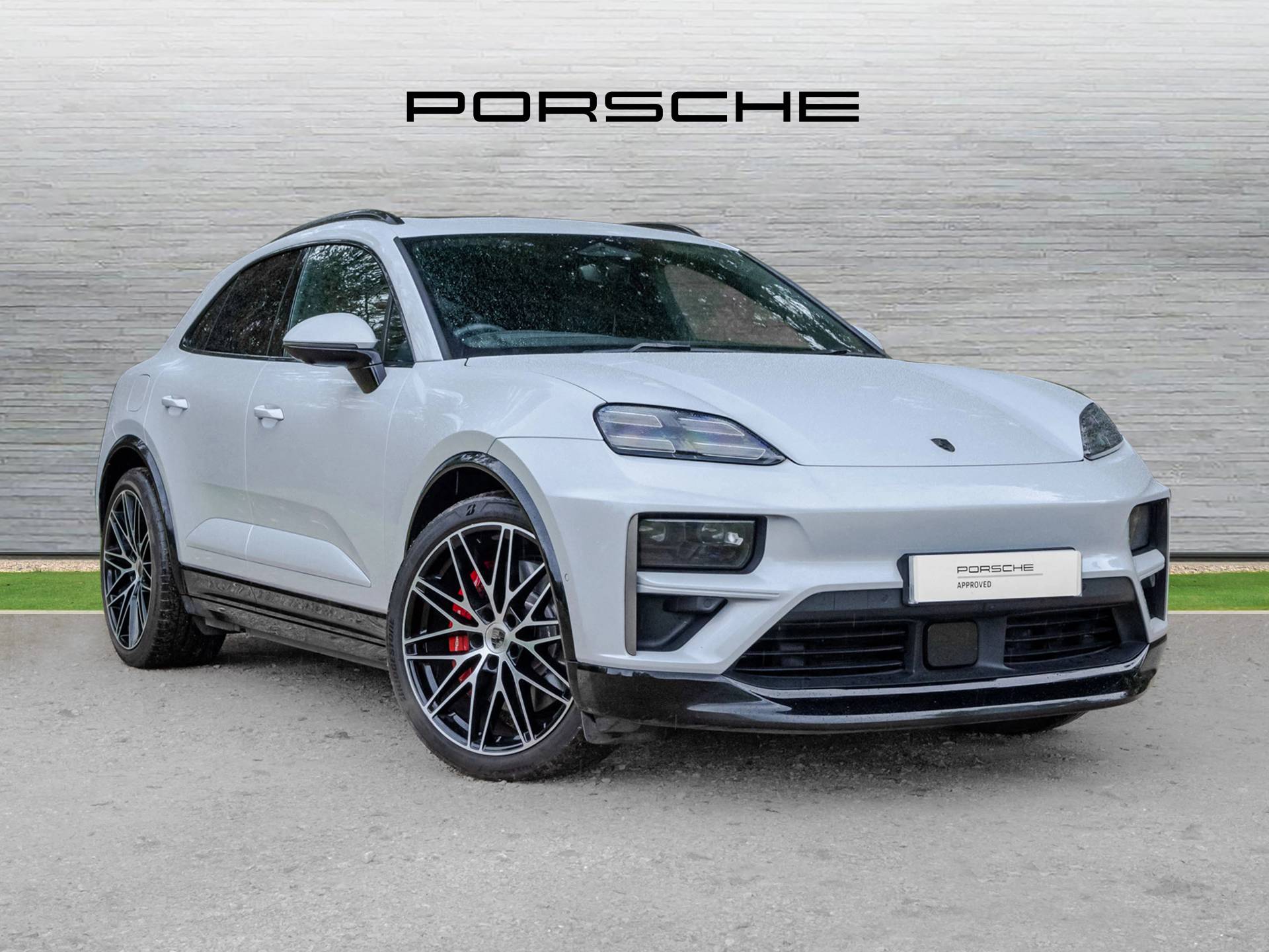 Macan Turbo, photo 1 of 34