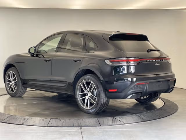2026 Porsche Macan Base - Photo 18