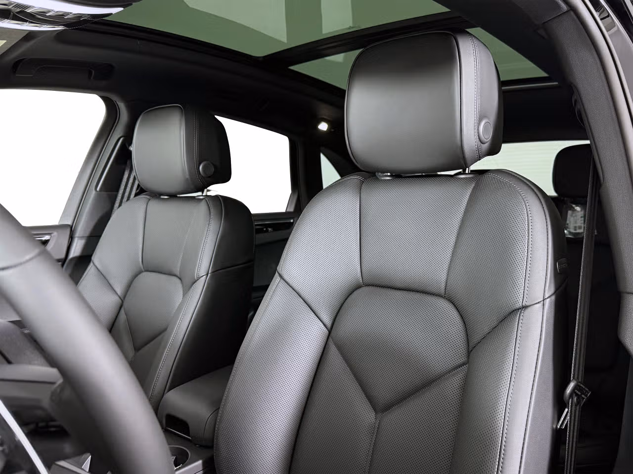 2026 Porsche Macan Base - Photo 36