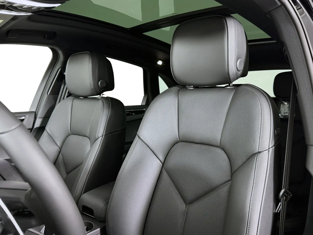 2026 Porsche Macan Base - Photo 40